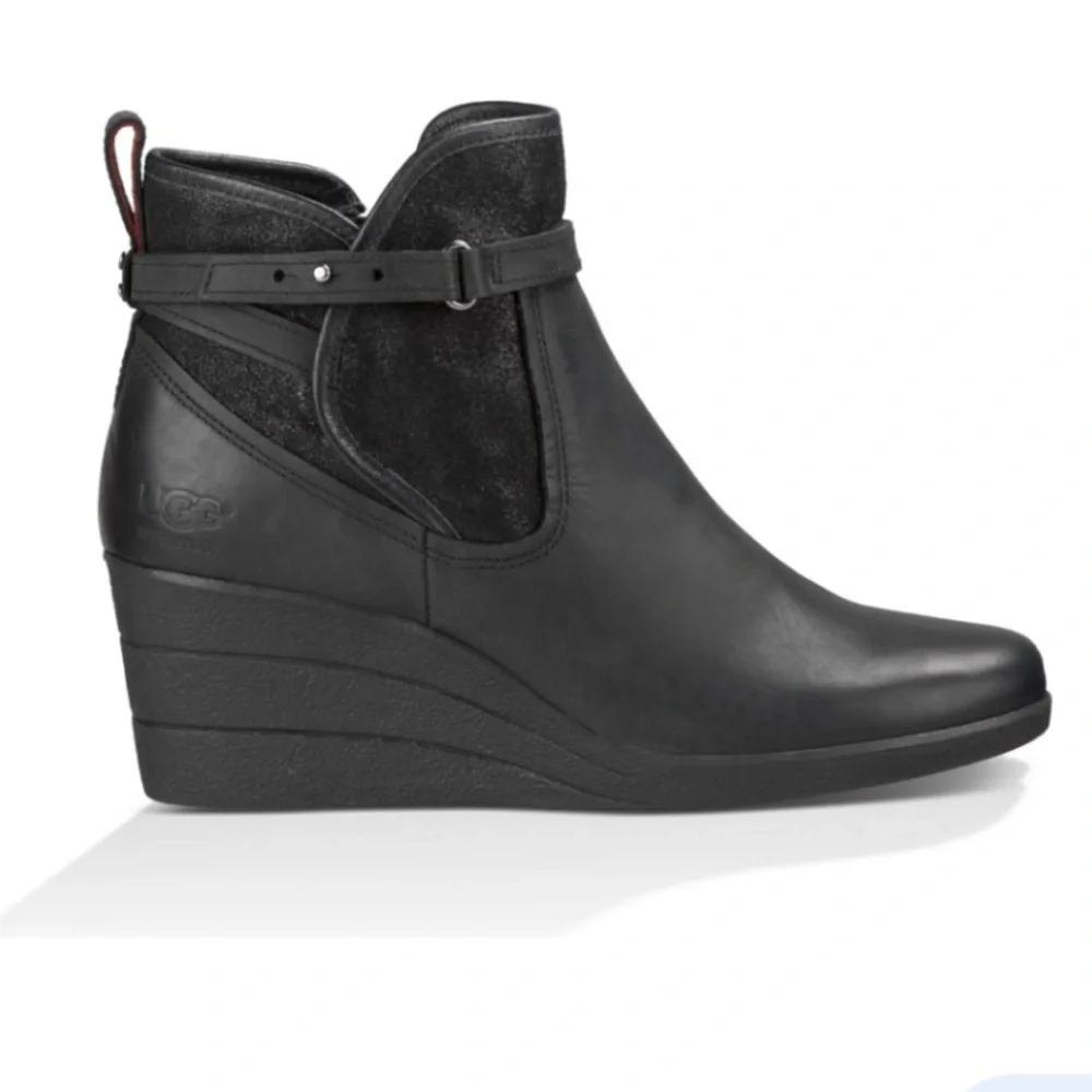 Ugg Emalie Black Waterproof Boot